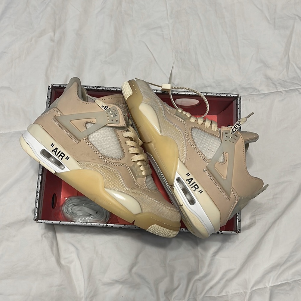Wmns Off White x Air Jordan 4 Retro SP
